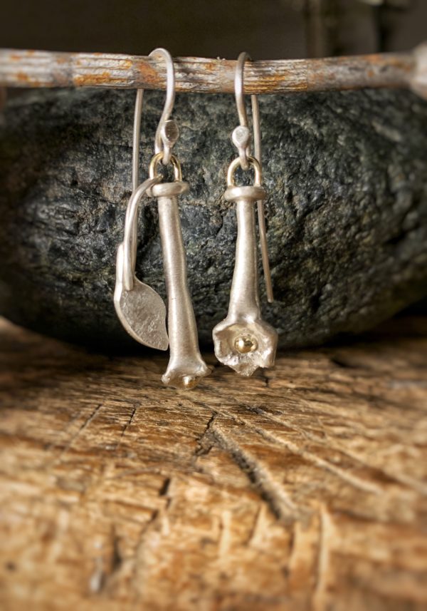 Ohrringe "Hanging Flowers" in Silber und Gold – Bild 4