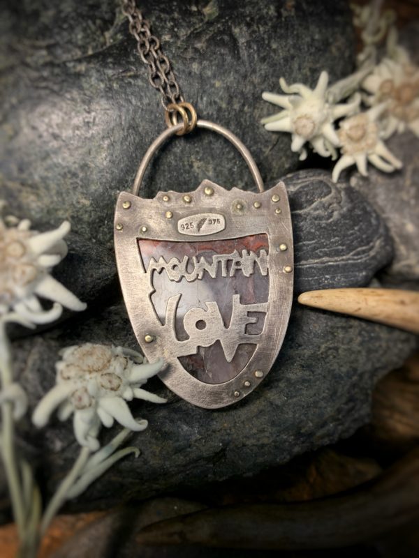 Kette mit Anhänger "Mountain Love" – Bild 5