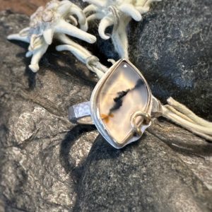 Ring mit Landschaftsachat, Gelbgold und Sterlingsilber, handgeschmiedetes Unikat