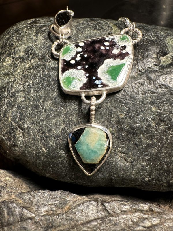 Kette "New Spirit" mit Smaragd und Emaille