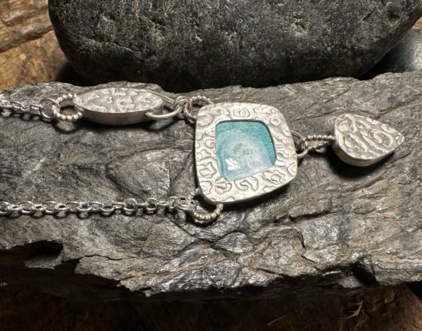Kette "New Spirit" mit Smaragd und Emaille – Bild 5